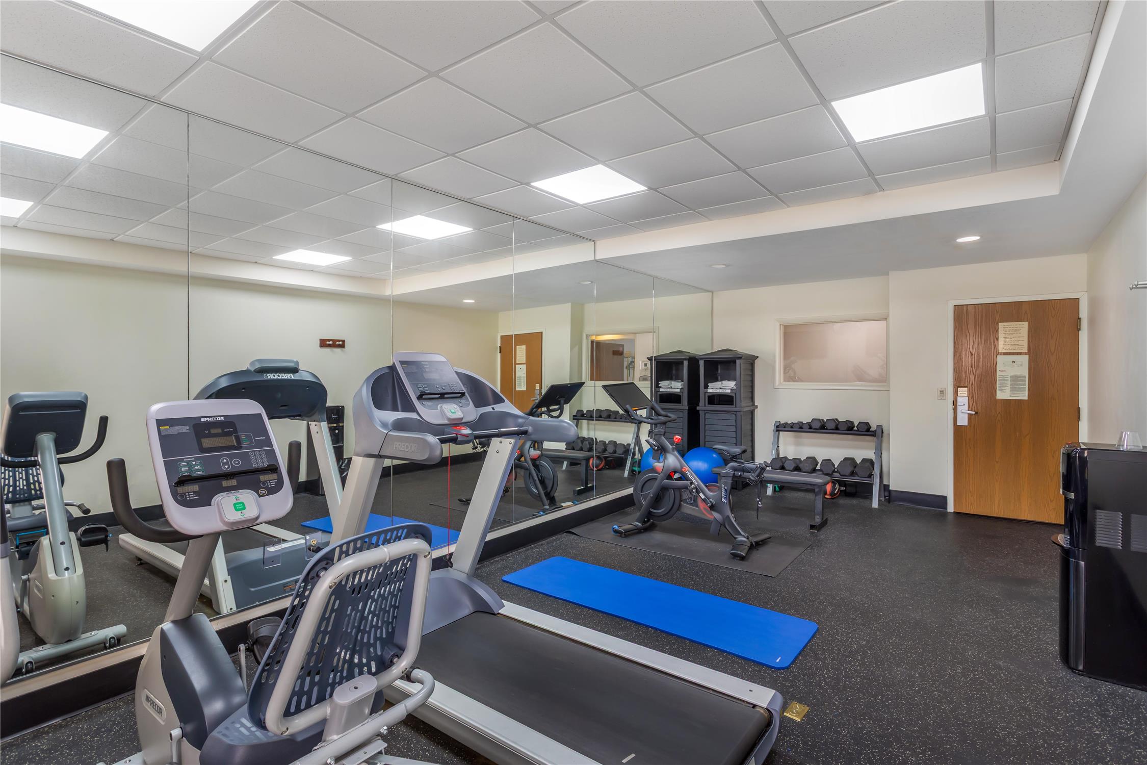 Best Western Plus Madison Inn 28/53