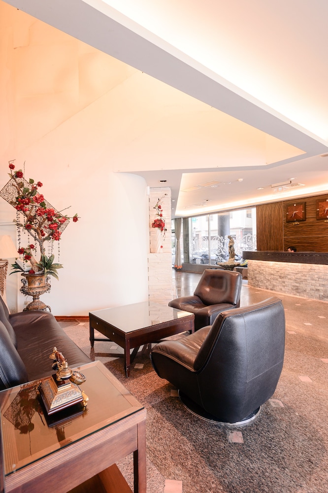 Waugh Den Hotel 53/61