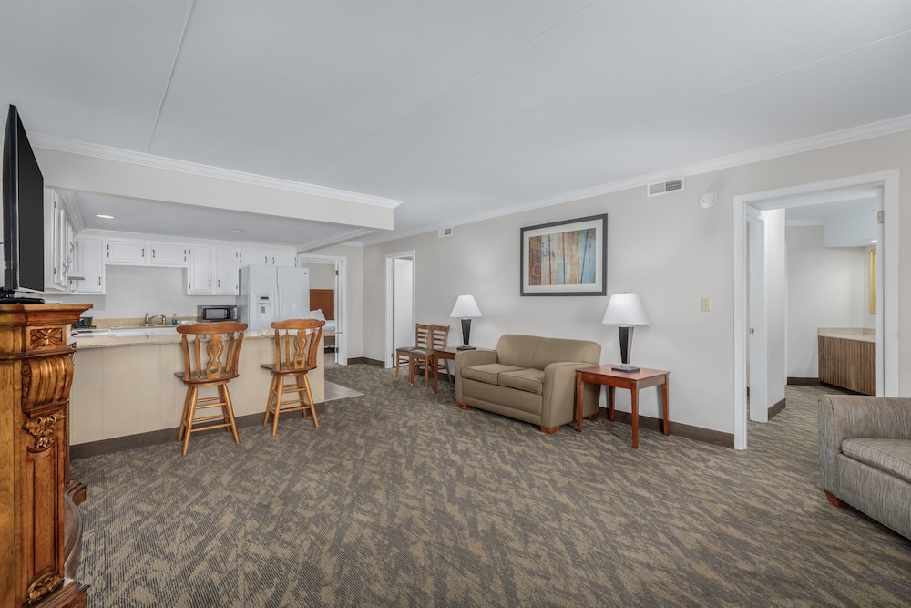 Crossroads Inn & Suites 45/68