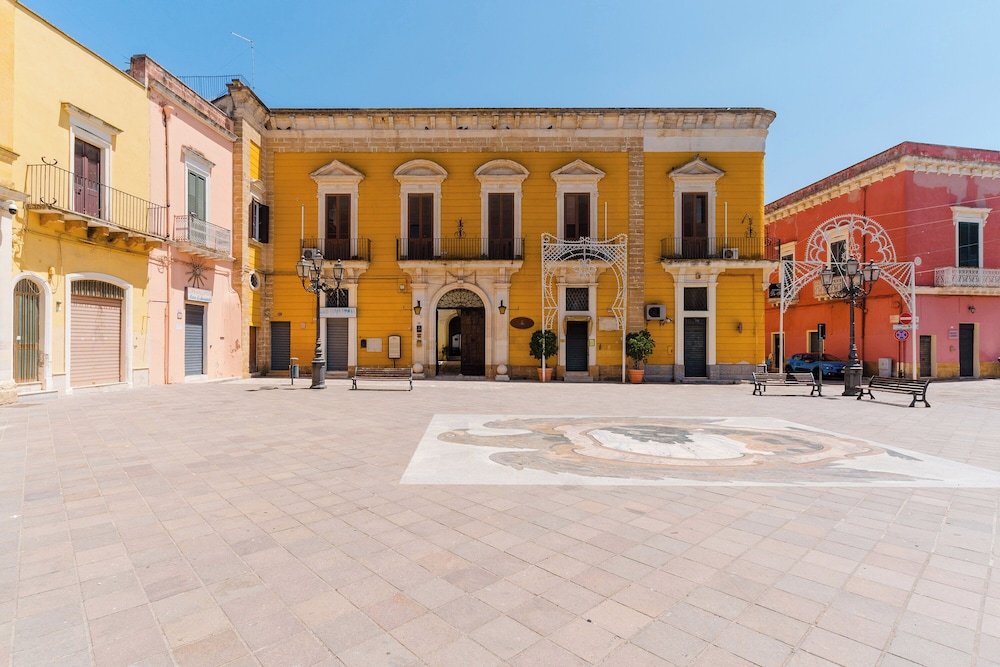 Palazzo De Castro 69/78