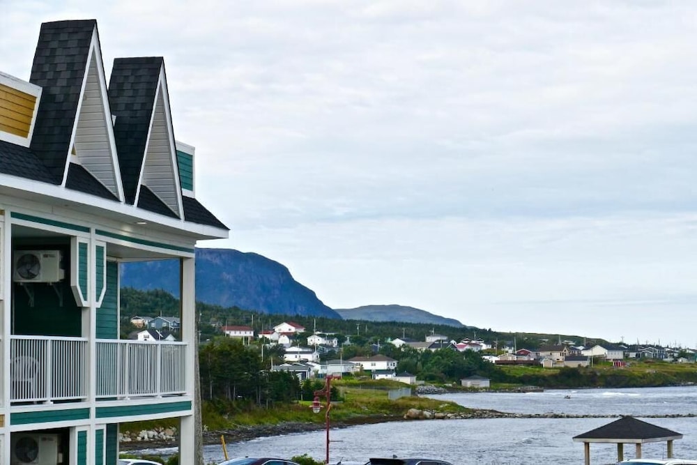 Ocean View Hotel 4/50