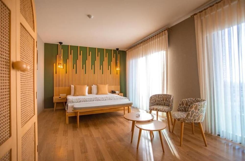 LA TERRAZZA HOTEL 25/60