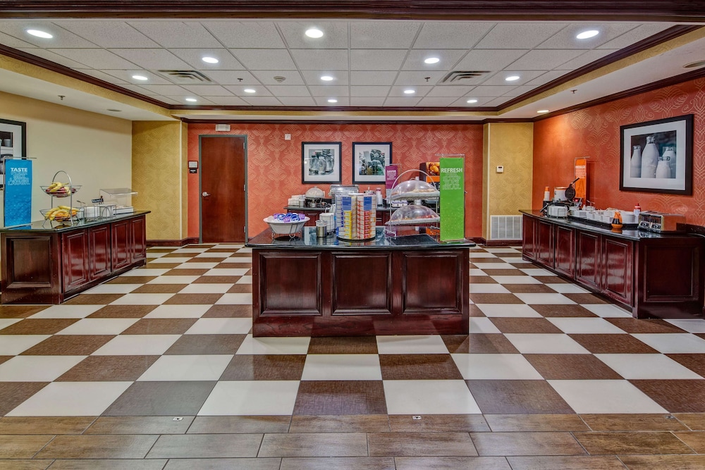 Hampton Inn and Suites Corsicana 12/62