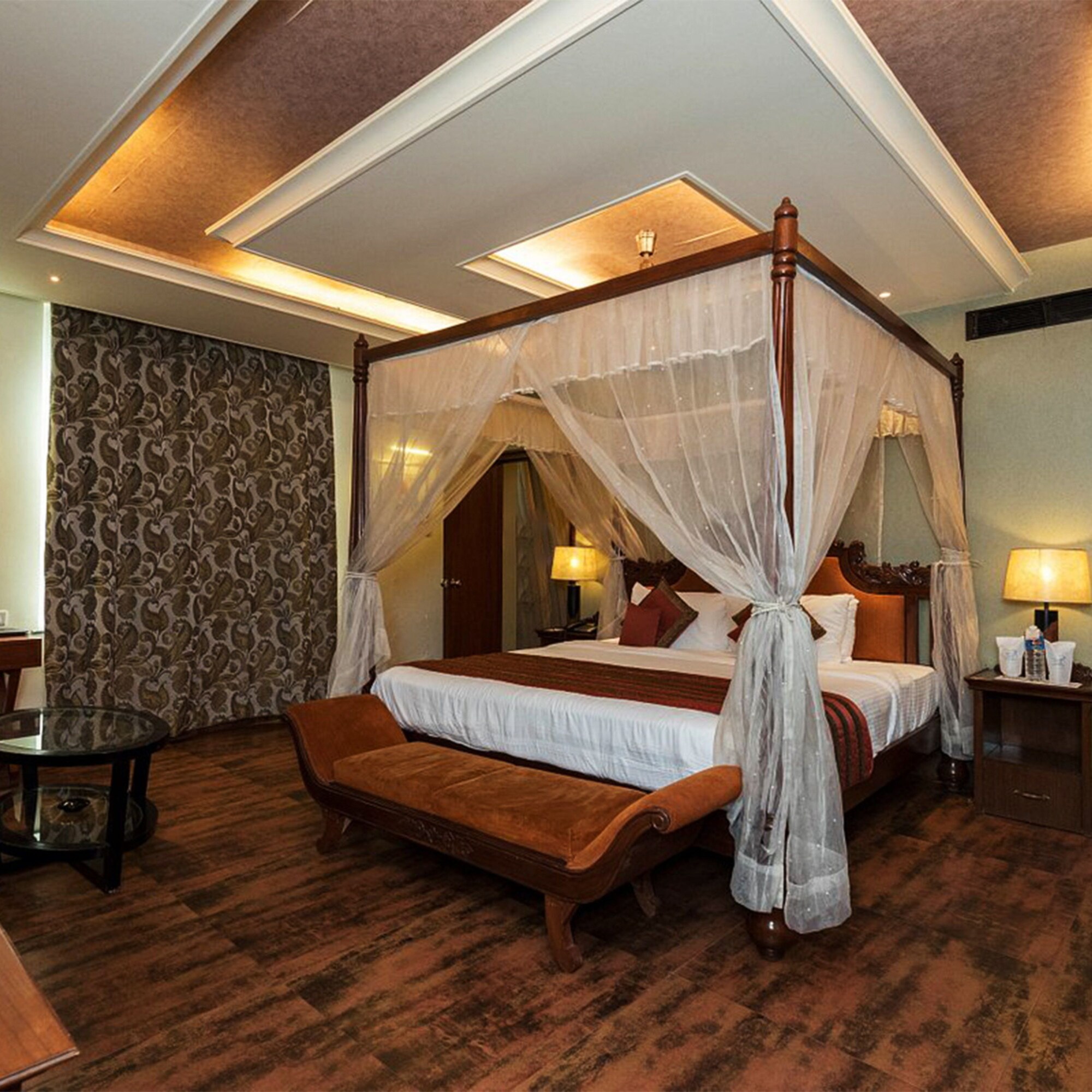 PRESIDENTIAL, SUITE