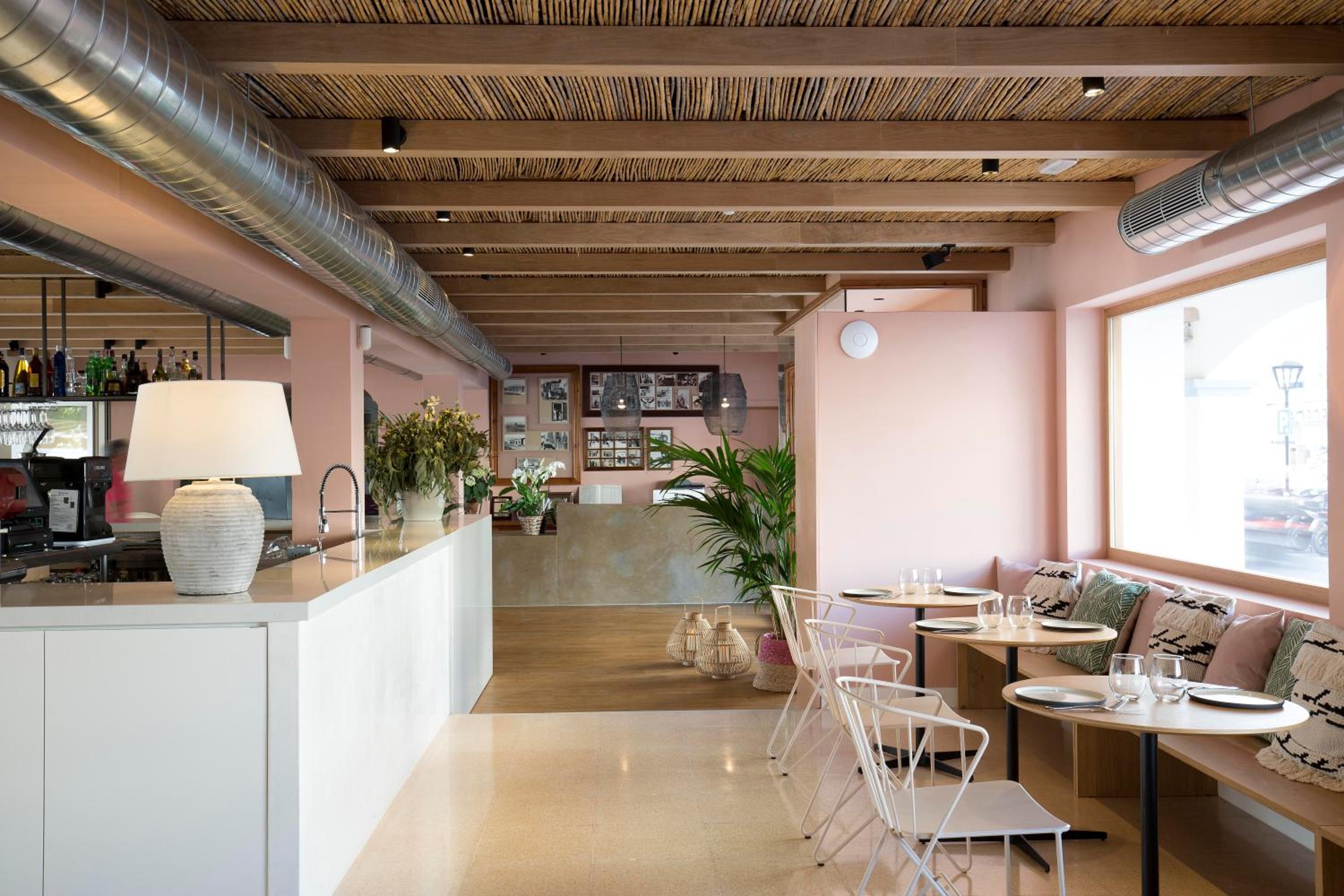 HOSTAL LA SAVINA 37/58