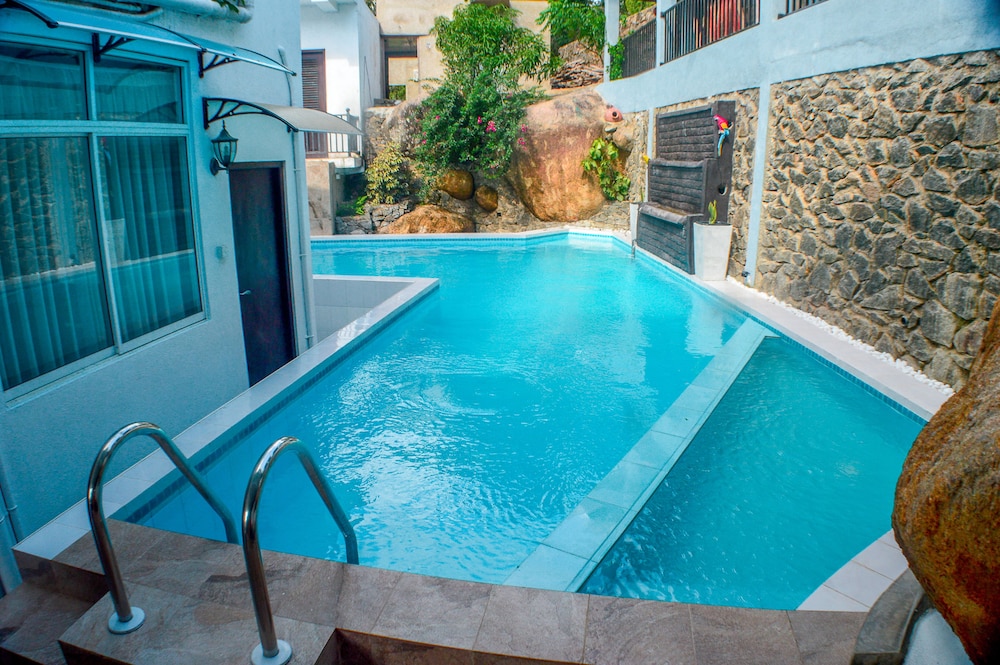 Baywatch Rumassala Villa 29/50