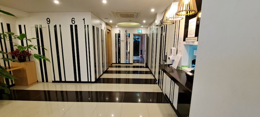 Show Motel Yangsan 3/50