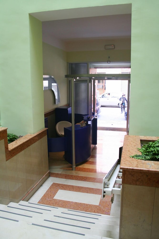 Visa Residence 9/50