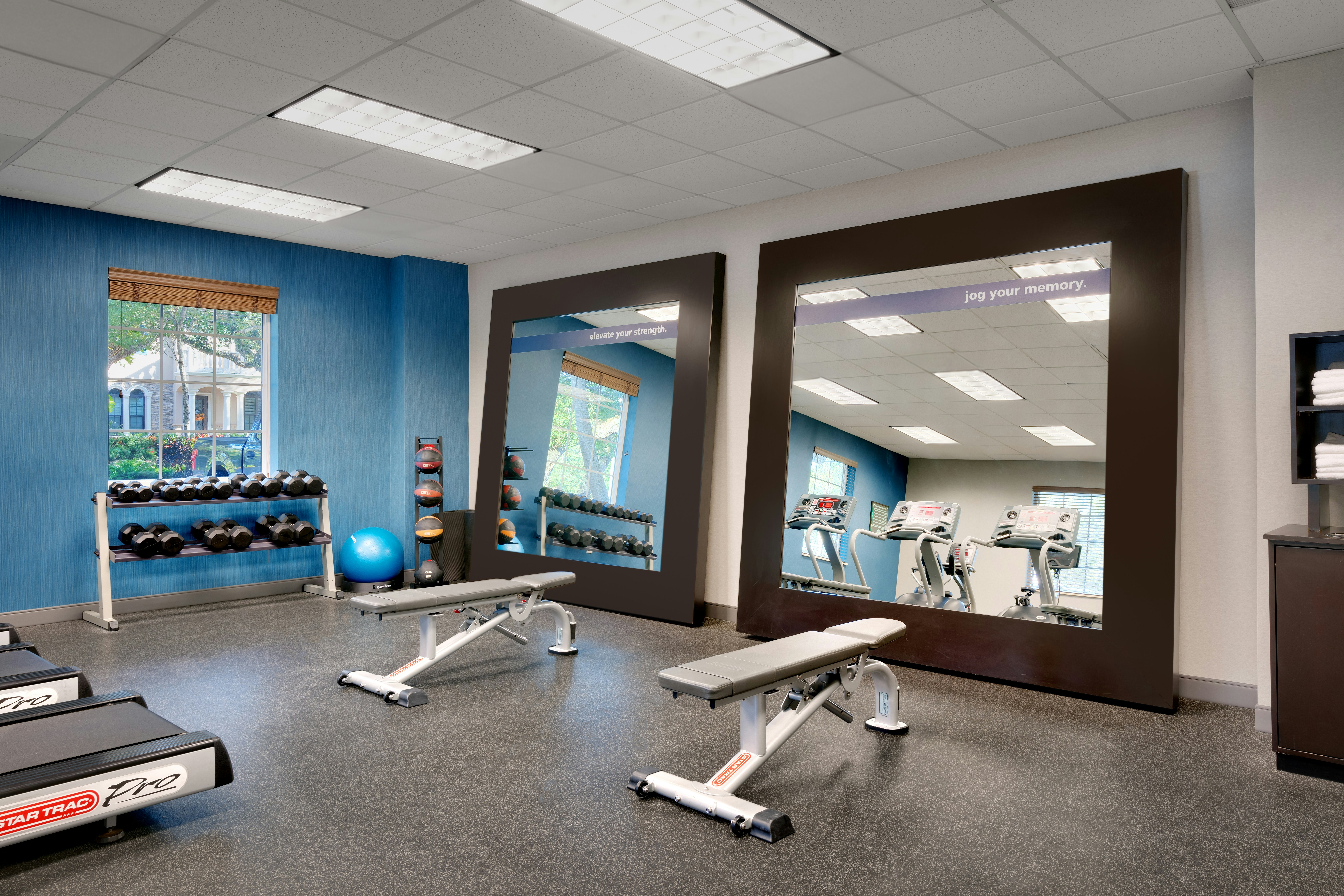 Hampton Inn New Smyrna Beach 33/75