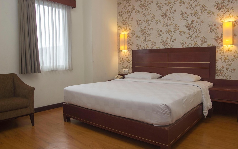 ROYAL JELITA HOTEL 6/45