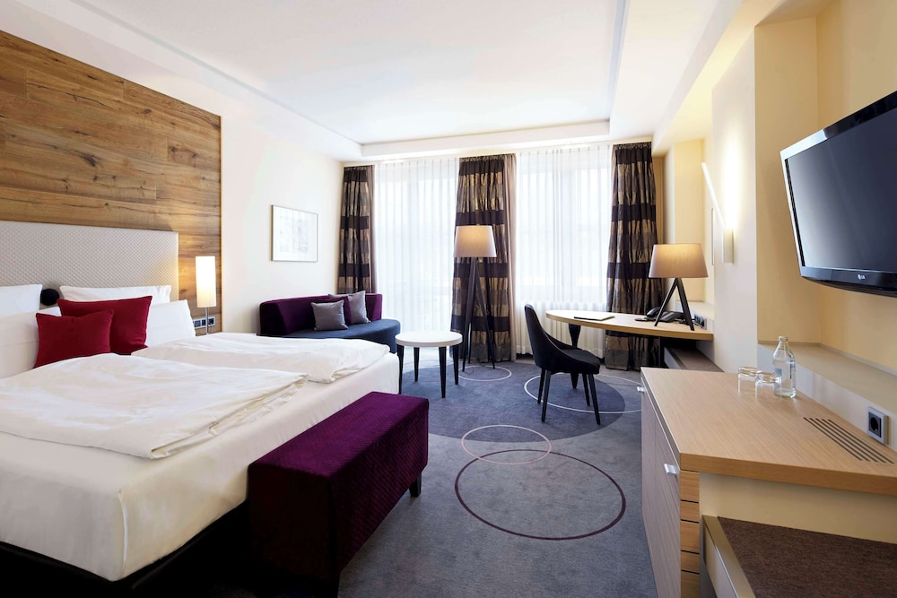 Plus, Comfort, Convertible Double Bed