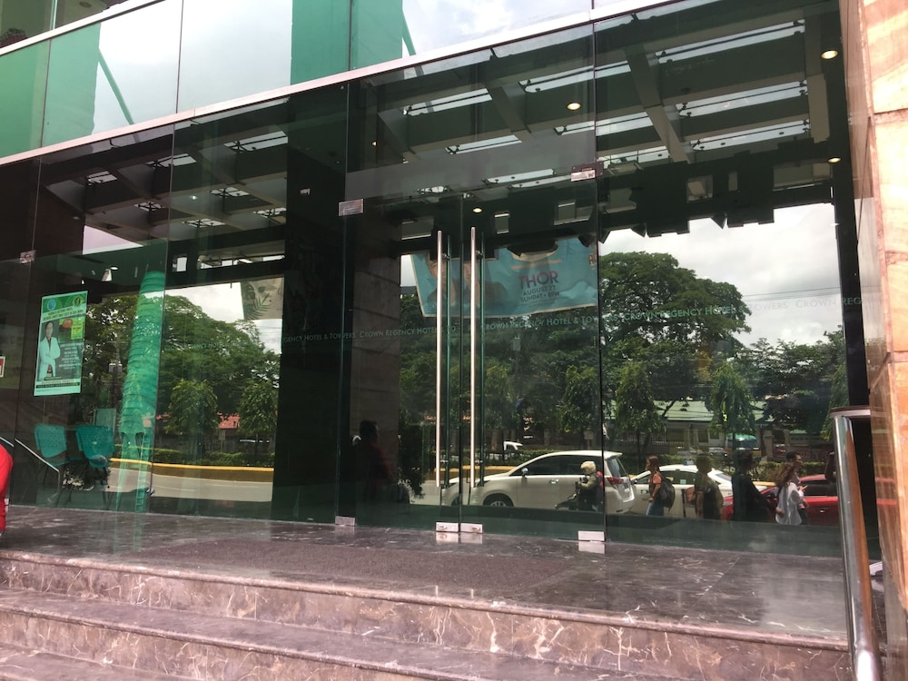 Crown Regency Hotel and Towers Cebu City in CEBU
