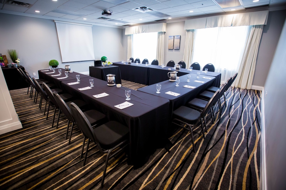 Cambridge Hotel Conference Centre 33/39