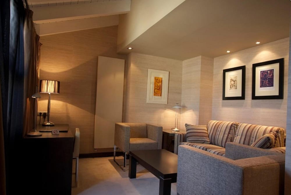 Hotel La Trufa Negra 39/59