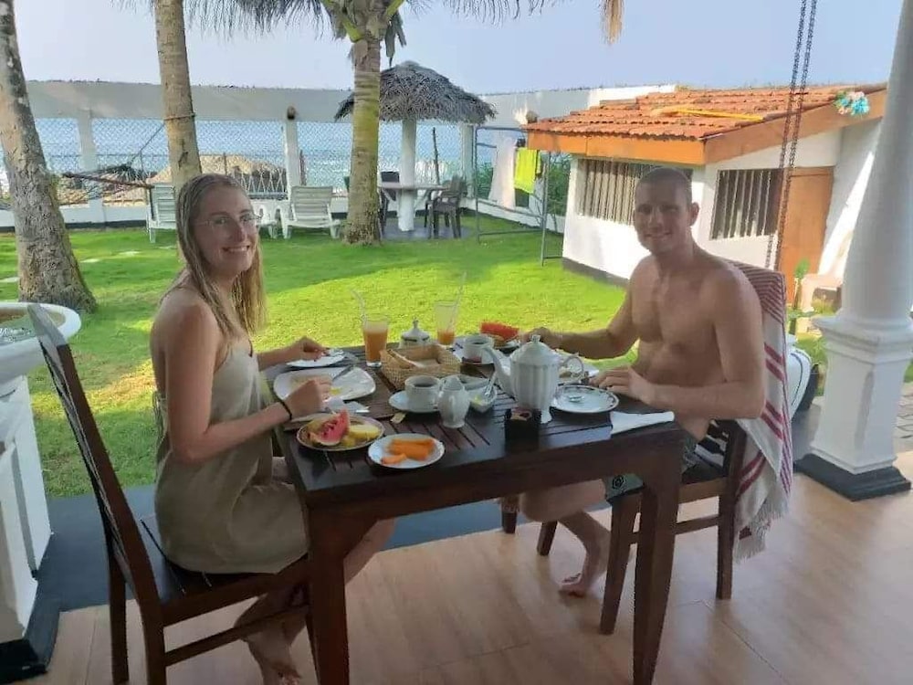 Ashens Beach House 16/50