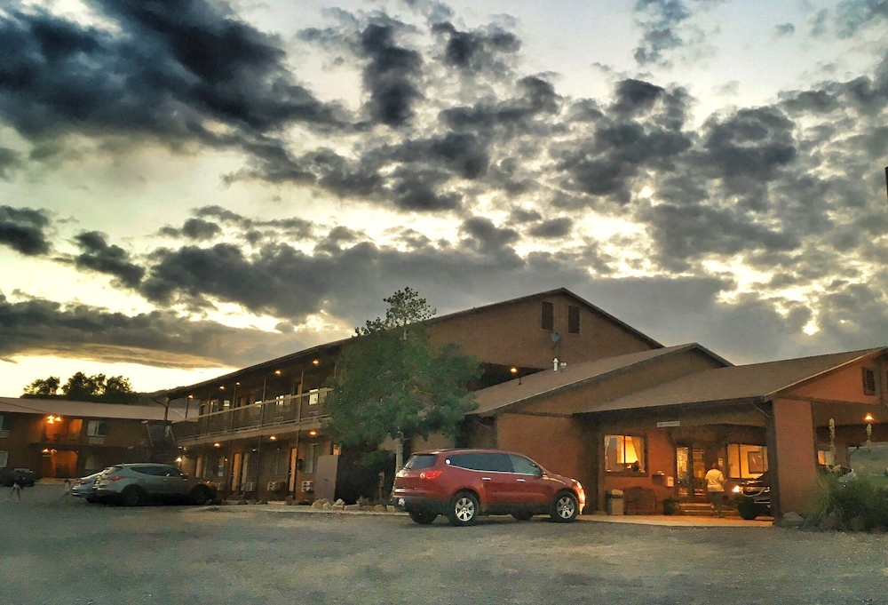 Red Ledges Inn 44/50