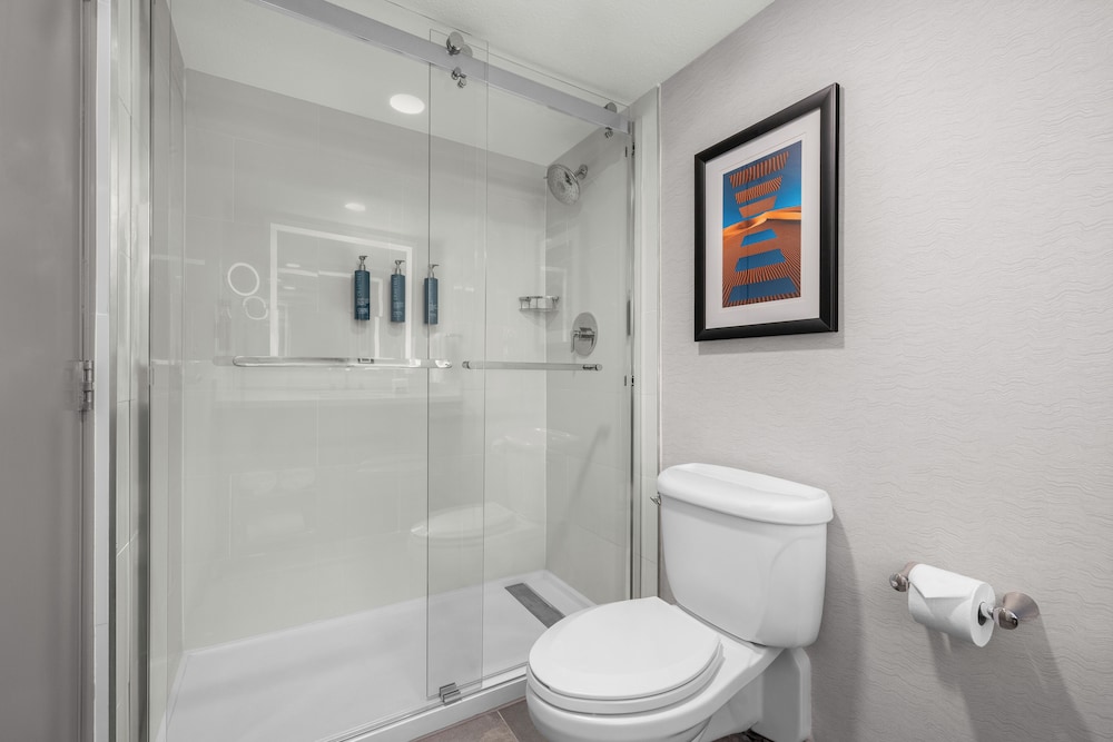 Room, 2 Double Beds, Pool View