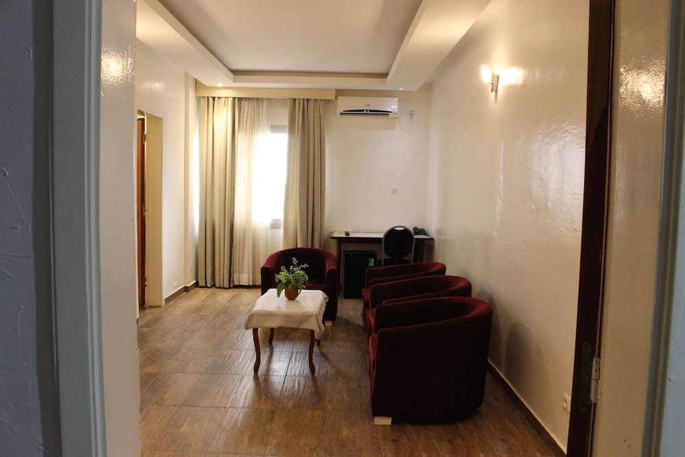 Lewat Hotel 14/30