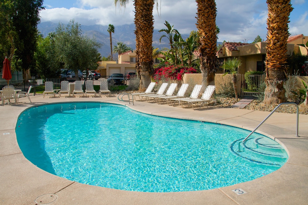 The Oasis Resort 3/76