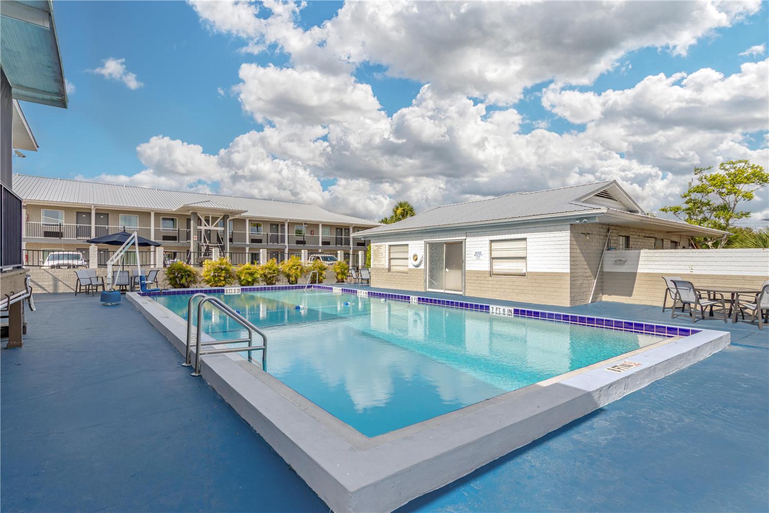 Best Western Space Shuttle Inn 6/42