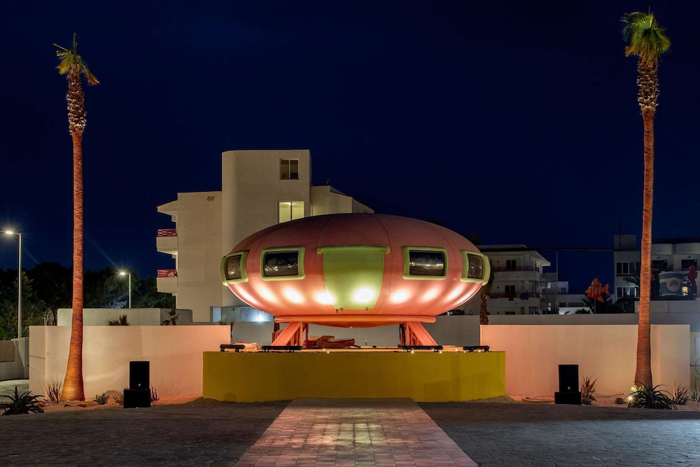 Los Felices Ibiza Adults Only 6/50