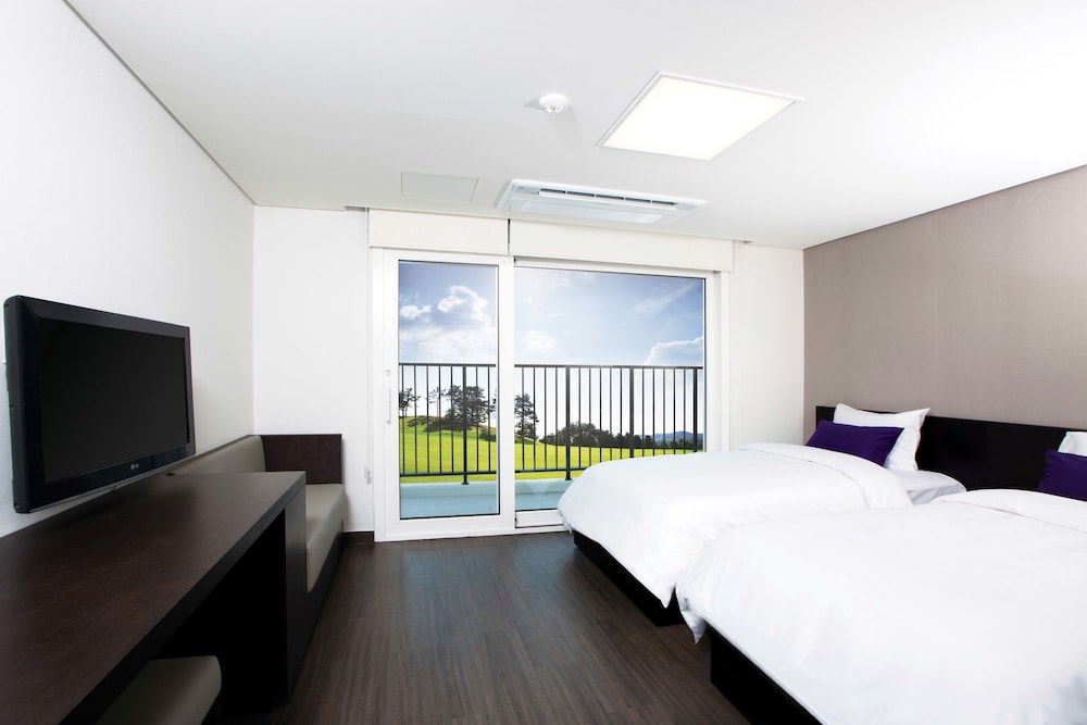 Hanwha Resorts Yongin Besancon 11/44