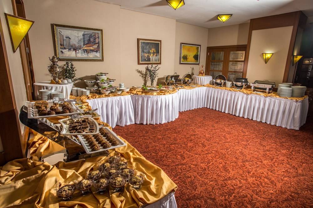 USTA PARK HOTEL 41/50