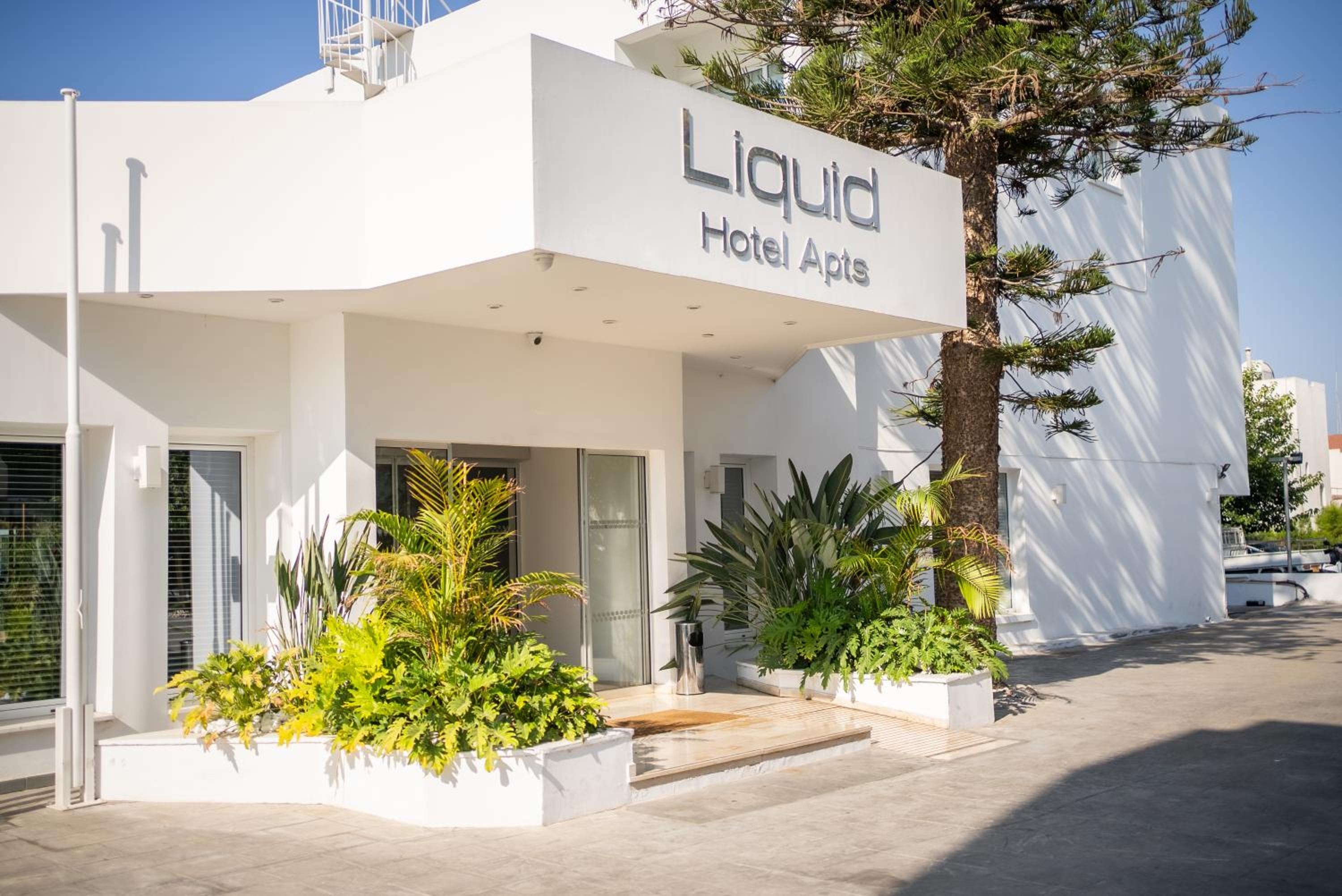 Liquid Hotel Apartments 6/62