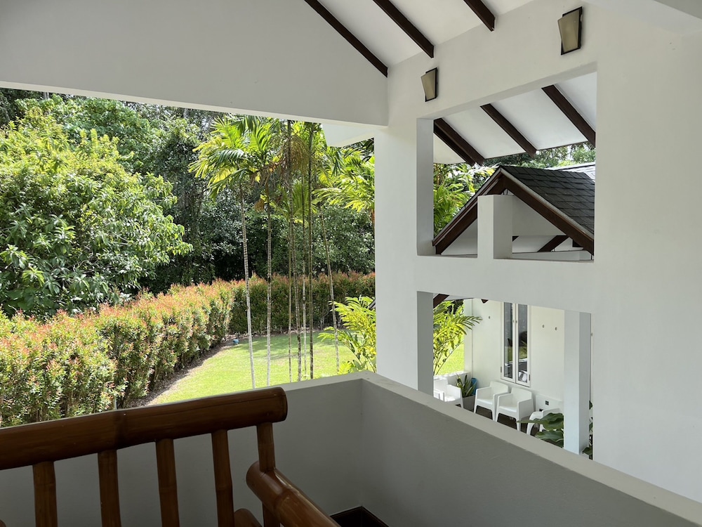 THE BEACH HOUSE 32/47