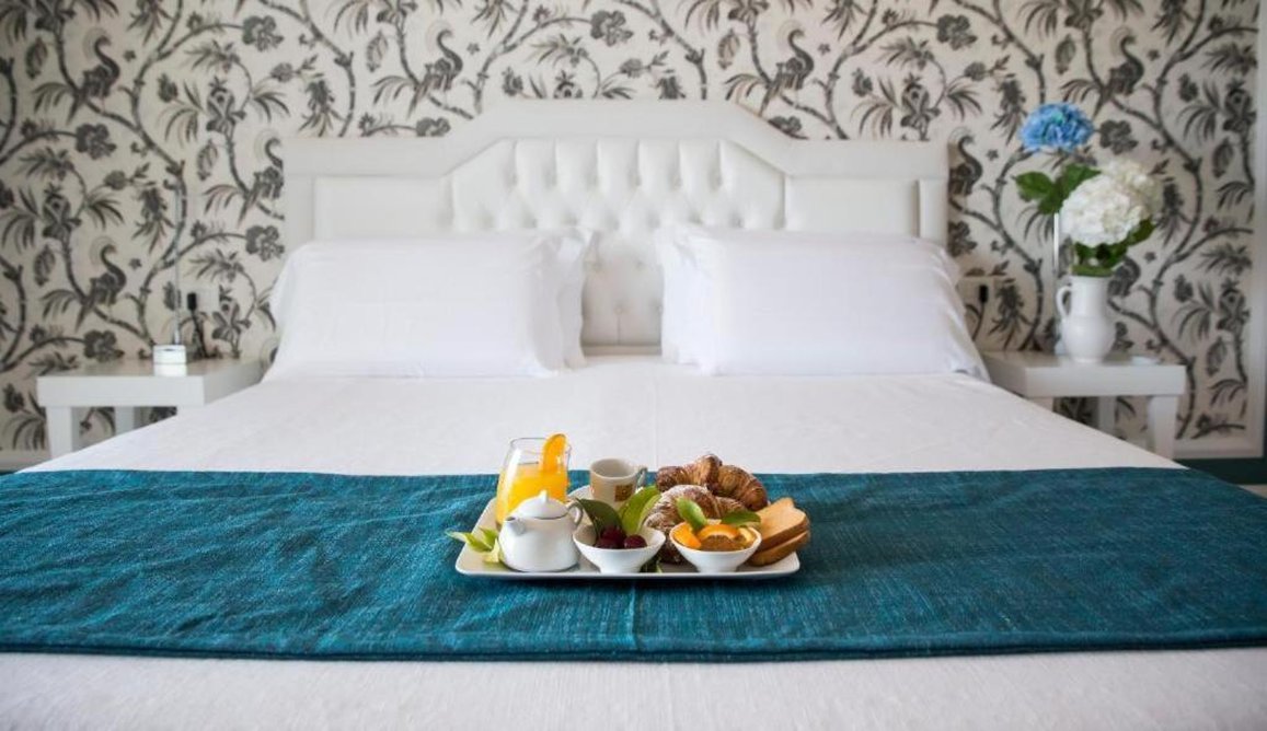 Bianco Riccio Suite Hotel 66/79