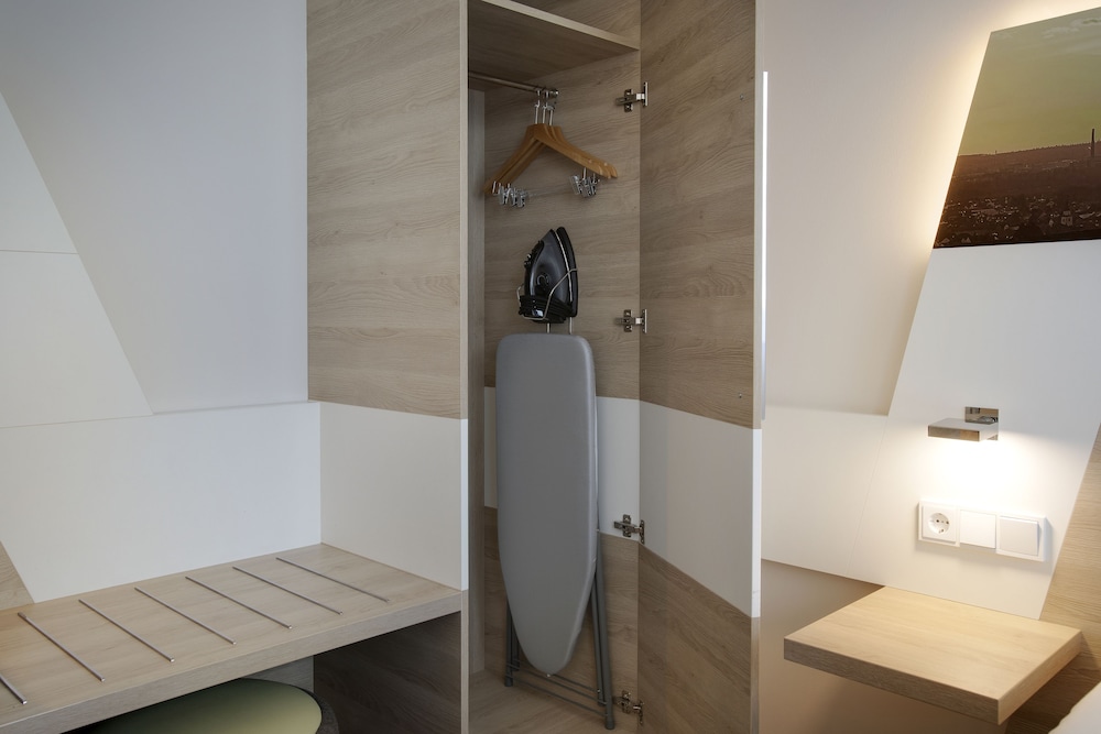 Holiday Inn Frankfurt Airport 39/75