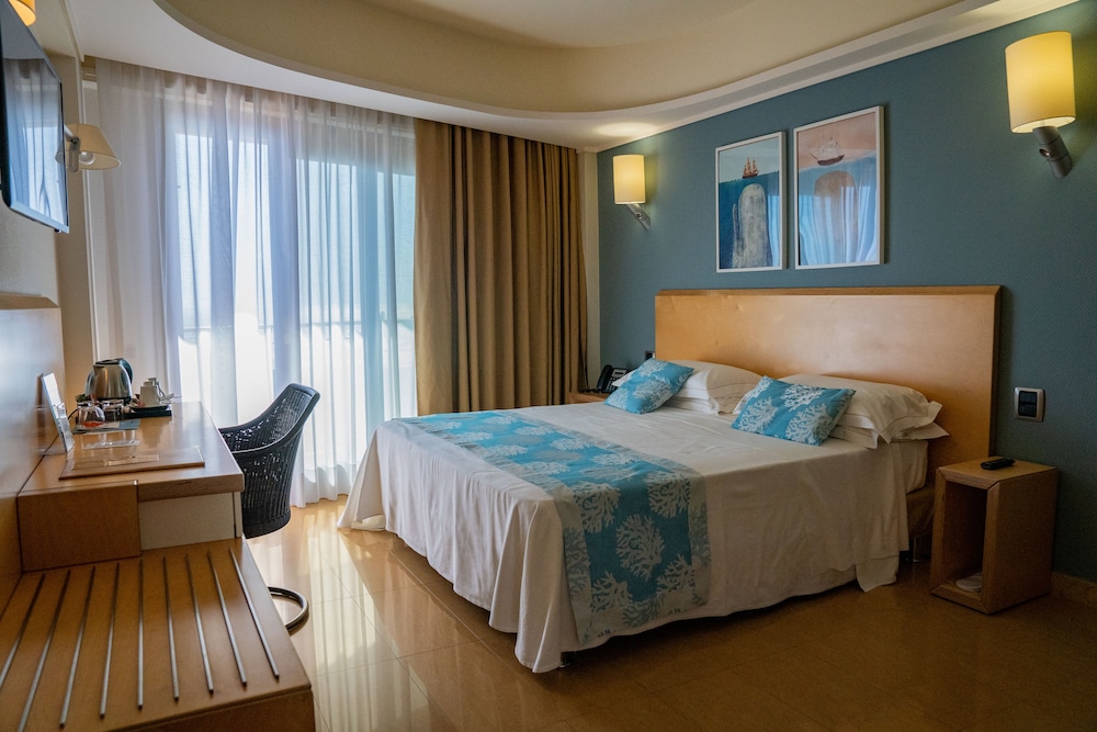 SUPERIOR, DOUBLE BED, SEA VIEW