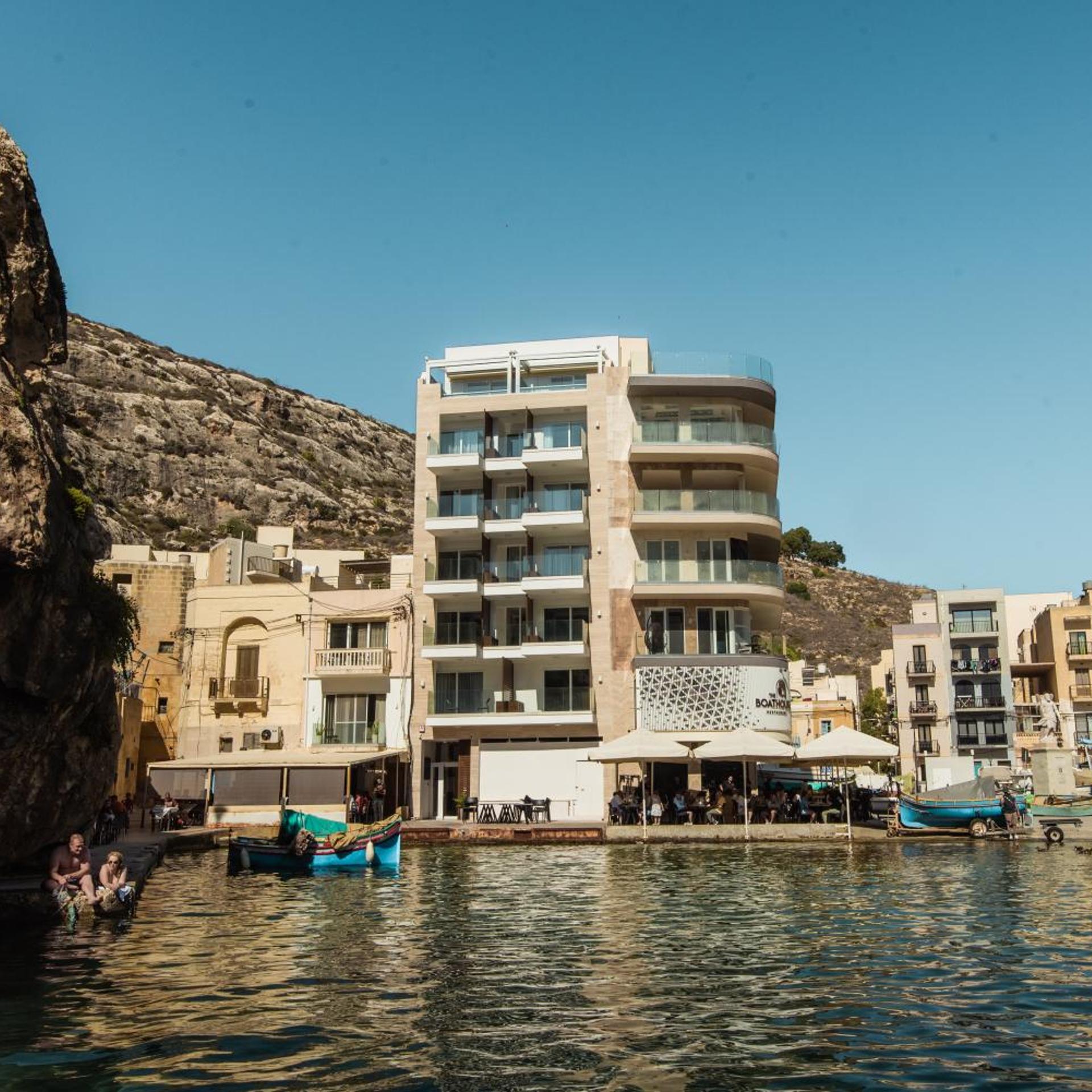 Blu Waters Boutique Hotel 2/44