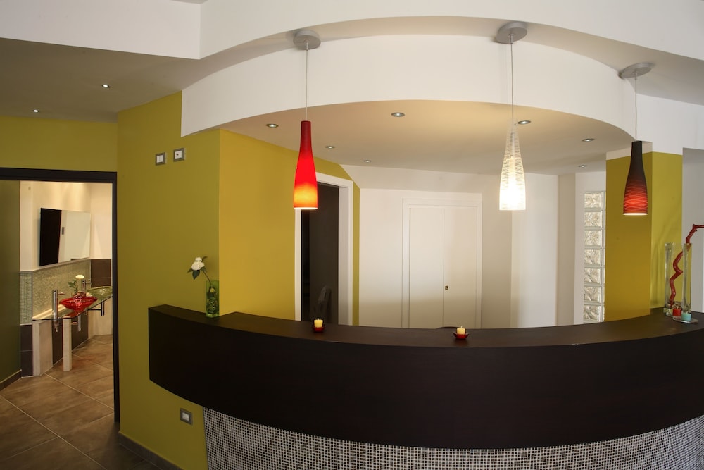 Janus Hotel 5/69