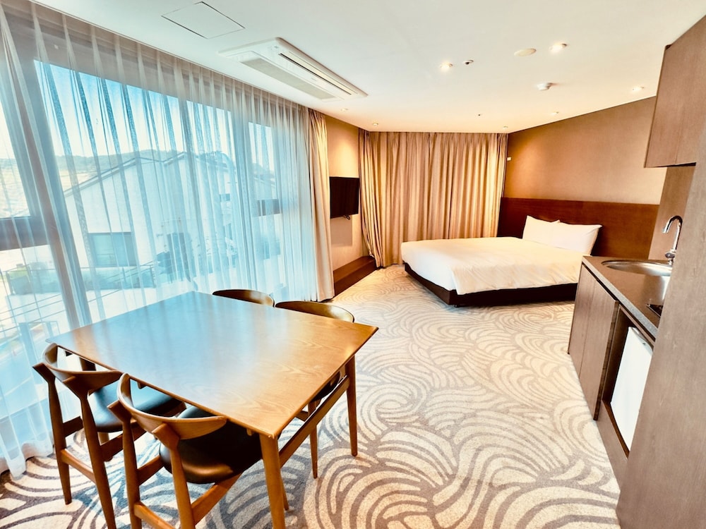 Ebenezer Hotel 16/46
