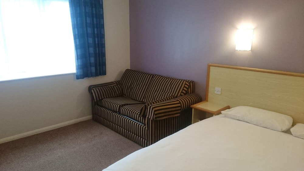 Redwings Lodge Baldock 28/43