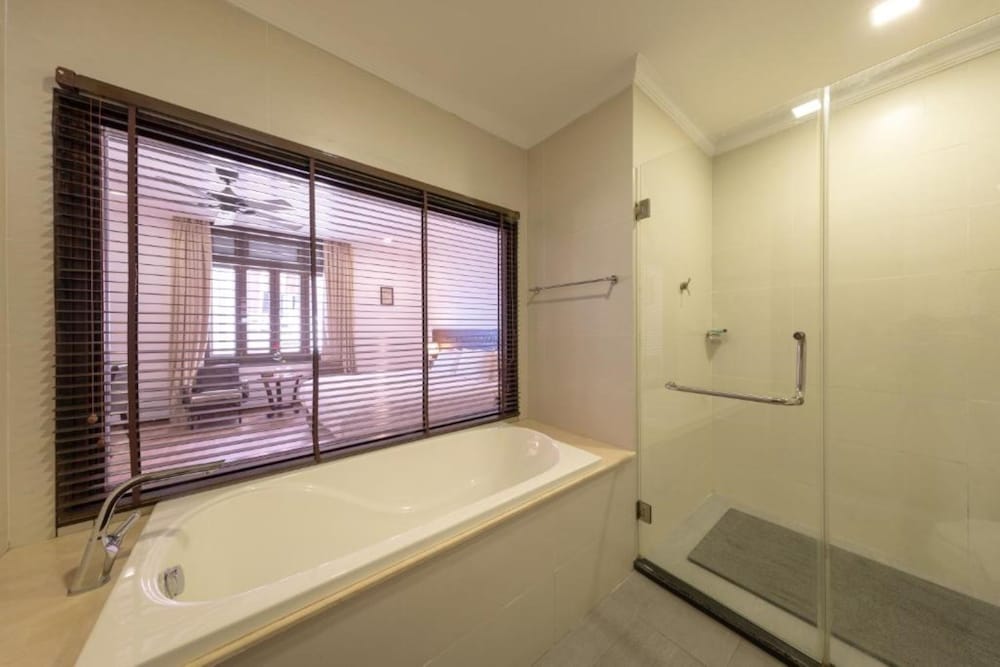 Chu Hotel 70/70