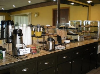 Americas Best Value Inn Suites Winona 26/28