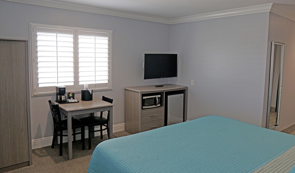 Surf City Inn 11/44
