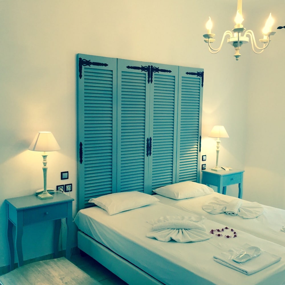 Afrodite Hotel 13/80