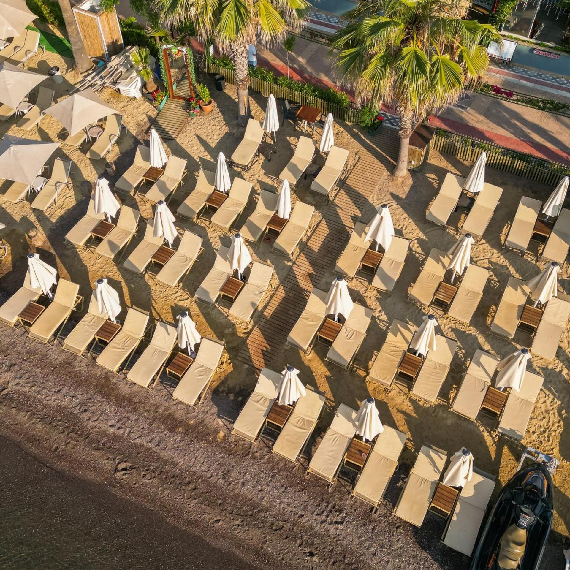 The New George & Dragon Beach Hotel 6/50