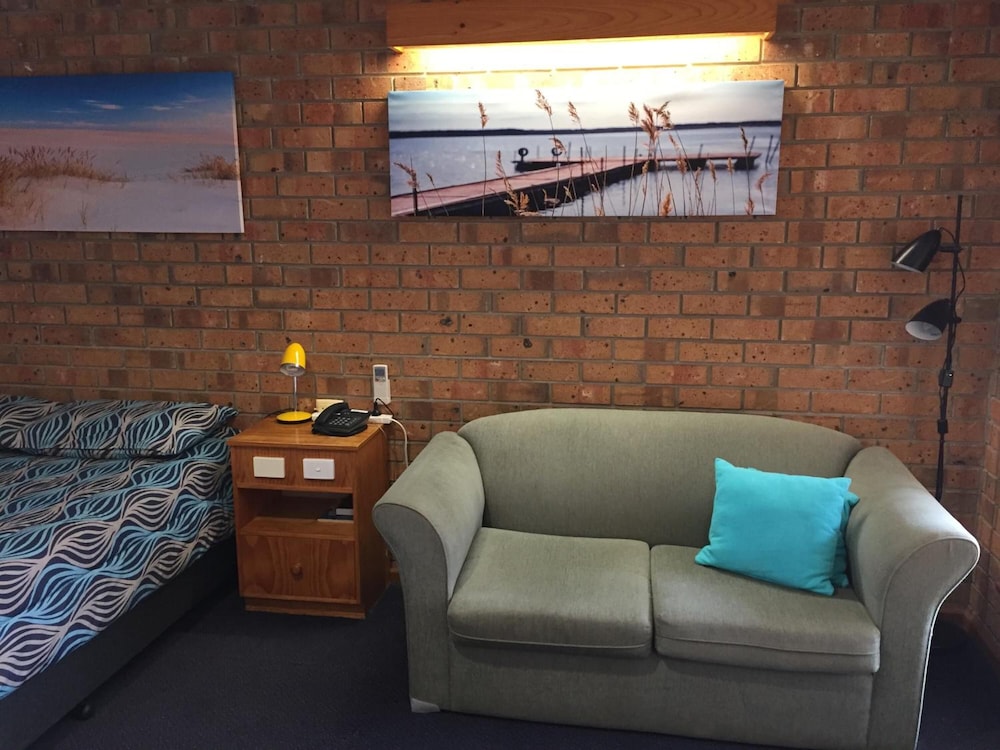 KADINA GATEWAY MOTOR INN 22/45