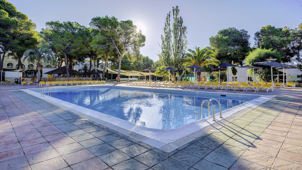 TUI Magic Life Cala Pada 2/65