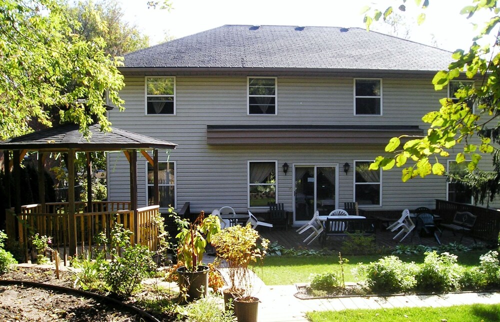 Susan's Villa 3/50
