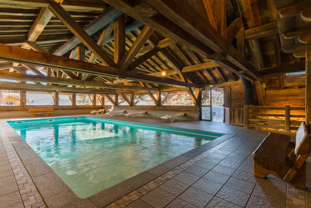 swimming pool spa