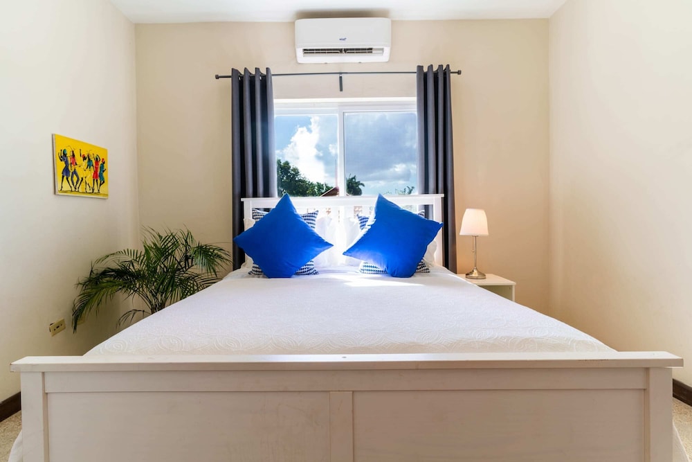 Nianna Coral Bay Splendid Townhouse 6/50