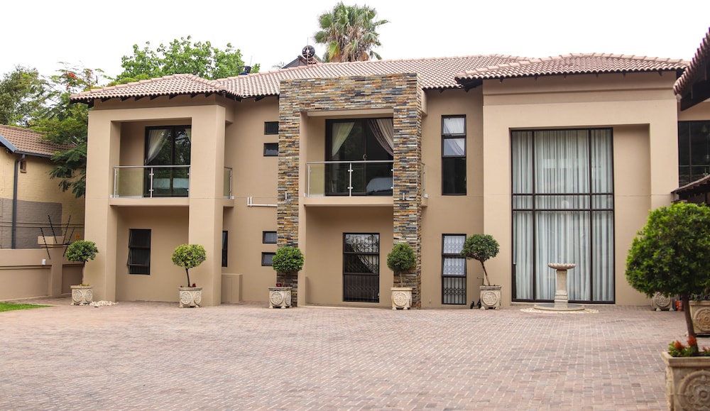 Letsatsing Lodge 1/30