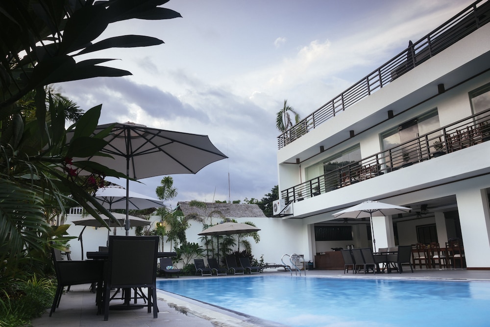Ipil Suites Puerto Princesa 2/40