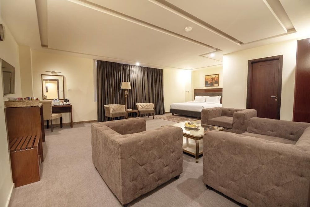 Hotel One Naran 17/19