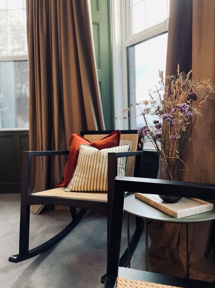 Pilgrim Hotel 32/50